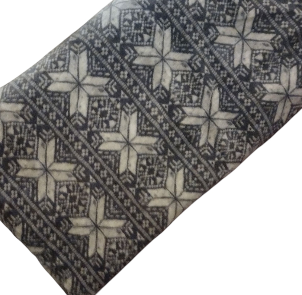 Geometric Patterned Blanket